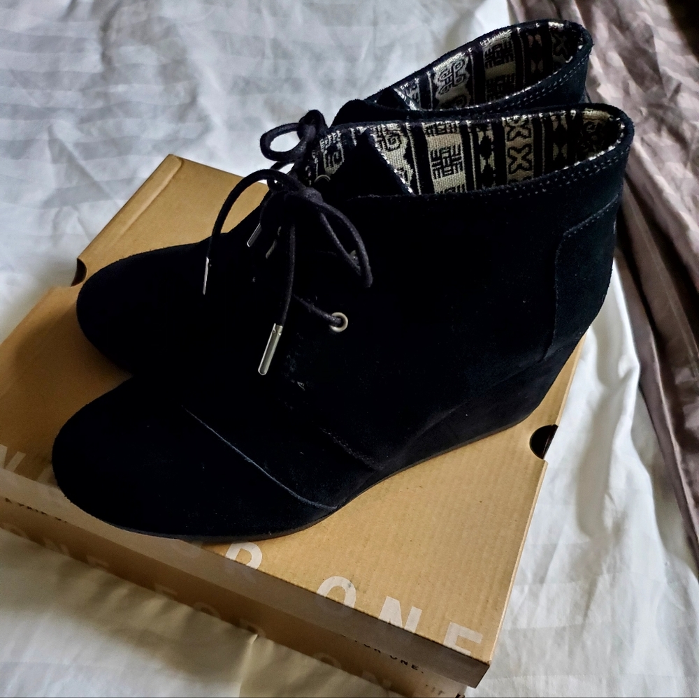 Toms Booties - Picture 9 of 9
